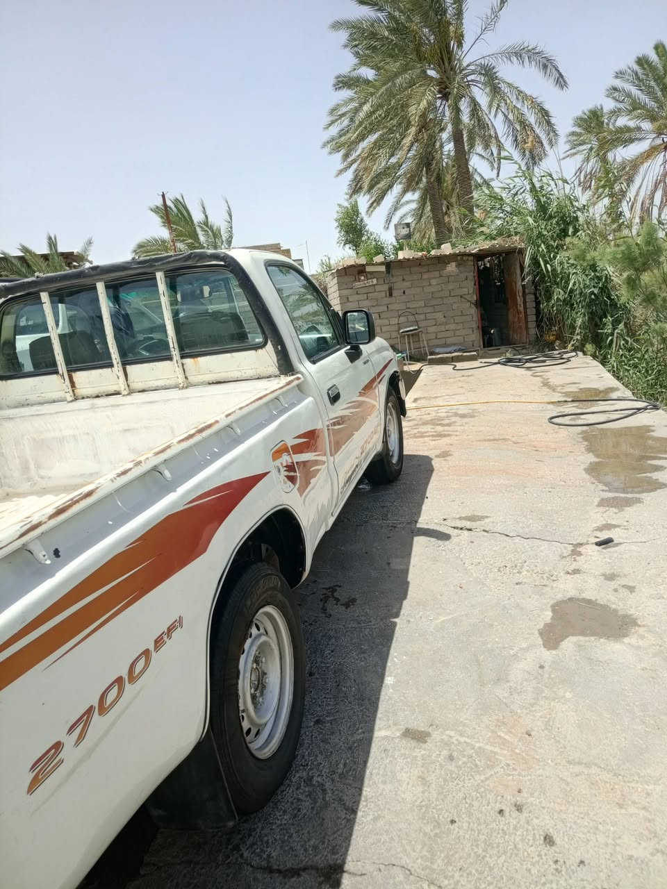السلام عليكم تيوته جمره 2002 نضيفه وجاهزه من كلشي تبريد شغال حداده جاهزه تخم تايرات جدد بيها ضربه بالبجم متأذي بي العرضانيه مال الشاصي السعر 80 وبيها ومجال حك الجيه سنويه لل2031 رقم بابل رقم التواصل ***********
