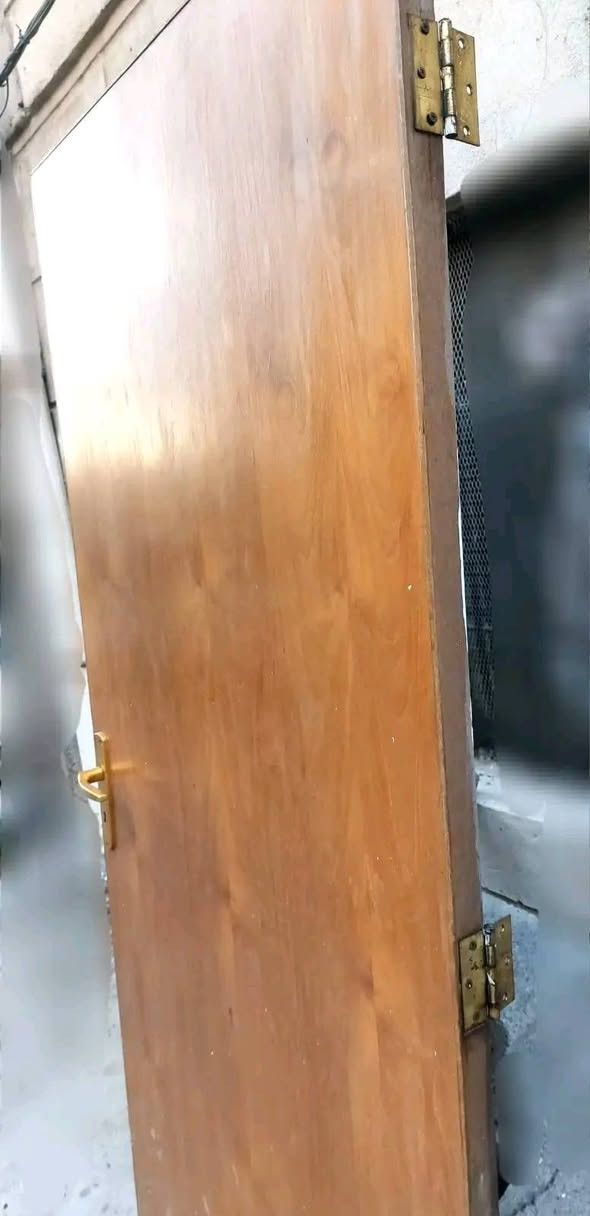 باب صاج ثقيل بسعر مناسب 
بدون جرجوب فقط يحتاج صبغ
 العرض 90 سم والطول مترين 
مع المفاتيح


**إذا كنت صاحب هذا الإعلان وتريد حذفه لأي سبب، رجاءا أرسل رسالة إلى الدعم الفني**