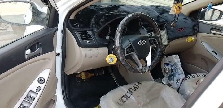 اكسنت2015 خليجيه ماشيه 50مكينه 1600رقم بغداد سعره 90$ مكانه بغدادشارع فلسطين 
***********
