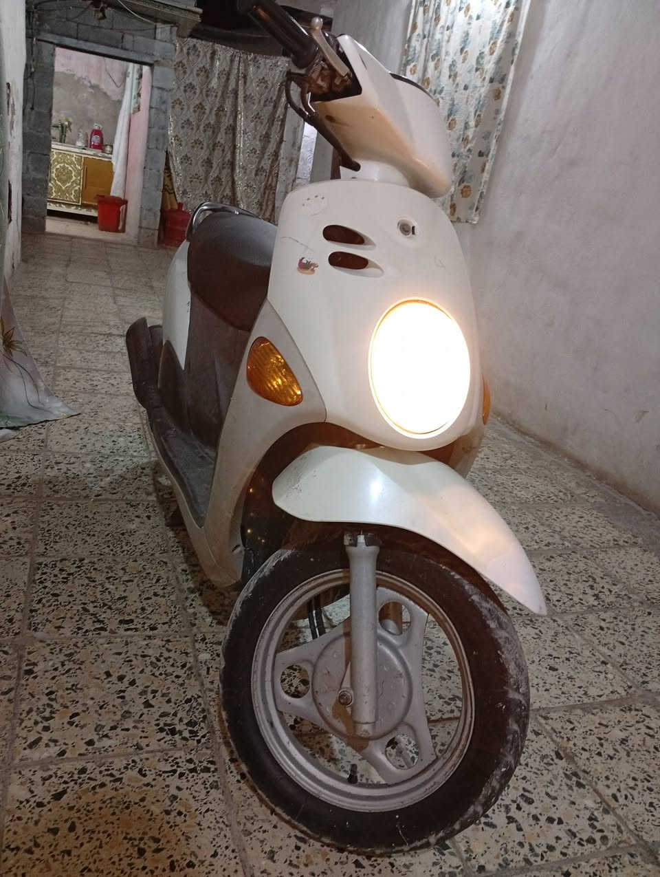 سلام عليكم دراجة فله للبيع دراجة مكفولة مكينتهة تخبل وناعمة سعر 750 وبيهة مجال ***********
