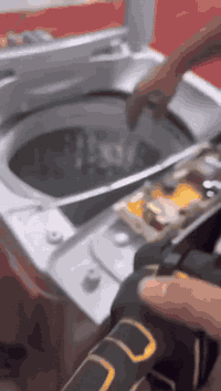 غسالتك عطلانة 🛠️🚰 بعد لا اتشيل هم ورشة صيانة سامسونك عده الحل تعلن ورش...