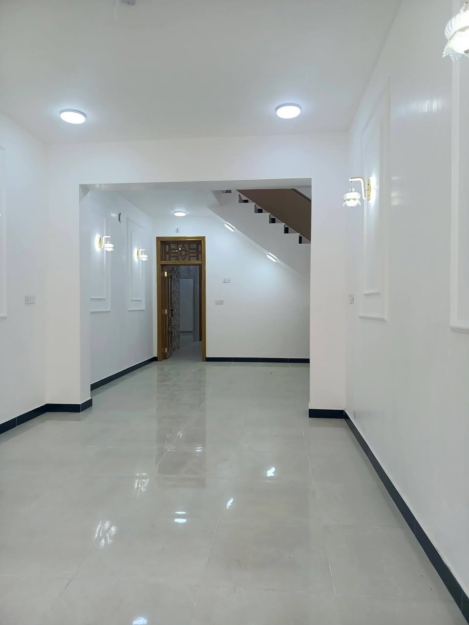 بيت للبيع حي ميسان خلف سكله الكرعاوي مساحه 100متر يحتوي على غرفه وصاله واستقبال ومطبخ وصحيات صب كونكريت ارضيه بورسلين جدران سيراميك سقوف لبخ بورك سحبات ملكيه فخمه 

السعر المطلوب 50مليون دينار عراقي 

للاستفسار والمعلومات الاتصال بنا *********** 
او مراجعه مكتب ألروان للوساطه العقاريه والمقاولات العامه 

عنوان المكتب حي ميسان ع الشريط قرب صيدليه الشراع مقابل الاستداره مباشر 

عندك بيت عرصه للبيع راسلنه وات ساب وتدلل
#النجف #الكوفة #حي_ميسان #عقارات #ايجار #رهان #بيع #شراء #العراق #ايجار #عقارات
