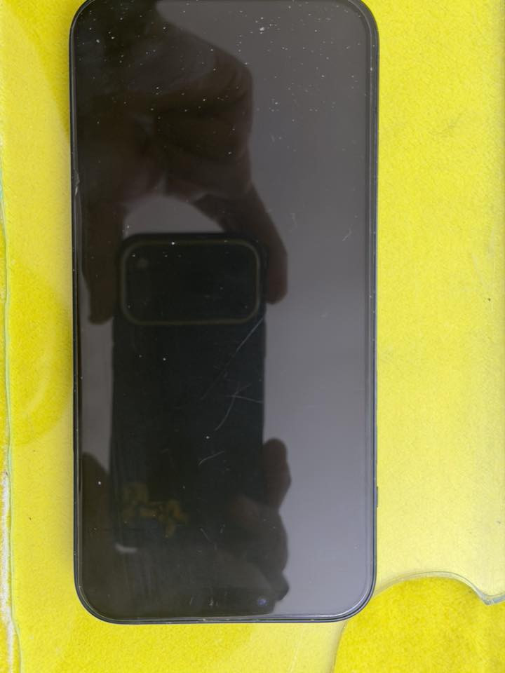 السلام عليكم 
للبيع iphone 14 plus الي يجي بكد promax 
شريحة الكترونيه ذاكرة 256 
جداً نضيف 
فقط تبديل بور طاقة الباقي كله بلادي 
بطارية 78 مال الشركة 
السعر 450 الف قفل 
*********** مكاني المنصور
