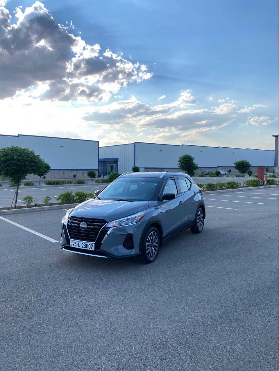 Nissan Kicks 2023 SV 
السيارة ب سعر مناسب 
مواصفات SV سمنتي و سقف و دگمة اسود 
ماشية ٣٤ الف كيلو متر 
ضررها فقط باب تبديل شريكة و كارد بالجملغ 
سعرها ١٣٨$ ورقة و بيها مجال 
للمزيد من المعلومات اتصل على هذا الرقم 
كورك-واتساب 
(***********) سميل, دهوك
