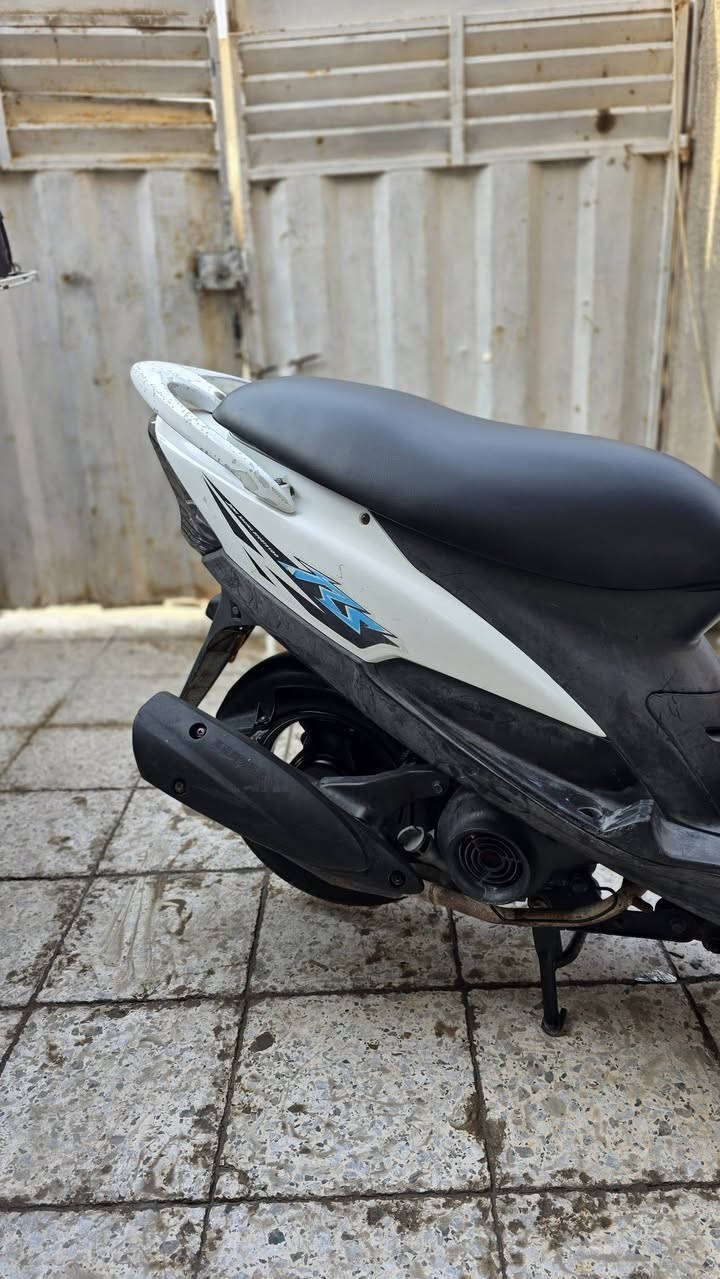 للبيع فقط ما اراوس ماكس عدله ماشيه ١٩ الف بلادي كفرات وسواد ومكينه كله ختم واحد ويه المكينه كابريتر اصلي مكينه ما مفتوحه نكره سلف كهربائيات كله شغال تخم تاير جديد شلعه ومعدل فول طسه ناعمه السعر ٨٠٠ وبيها مجال قليل (( شراي جيب فيتر وياك افحص تقتنع يله تاخذها )) مكاني بغداد الشعلة وهاذه رقمي شراي يتصل ***********
