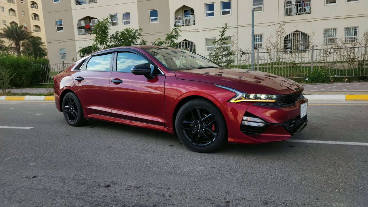 كي فايف K5 للبيع...
موديل ٢٢ امريكي  1.6 TURBO 
حادثها من امريكا بنيد وجاملغ وبالعراق ربع جاملغ صبغ(شفه الجاملغ)
مواصفاتها :
لايتات LED عدسات (الانارة جدا قوية)
مع تشغيل واطفاء تلقائي بالاماكن المضلمة
تحكمات كامله 
قيادة شبة ذاتية 
الحفاظ على المسار 
رادار امامي وخلفي 
توقف تلقائي 
تشغيل عن بعد 
شاشة وايرليس
 (اندرويد اوتو وابل كار بلي )
تبريد مناخين 
ترحيب عند الاقتراب 
تسجيل صوتي لقمرة القيادة 
اربع وضعيات قيادة للسيارة
ثنين وضعيات تحكم للستيرن 
هاندبريك كهرباء واتوا هولد
جنطه شبه تلقائية تفتح عند الاقتراب 
السيارة جاهزة من كلشي وعليها ادامه وتايرات جديده وباتري جديد 
ترايها مفتوح لاي مكان 
السعر قفل قفل ١٦٠ 
الرقم *********** 
موجود واتساب
