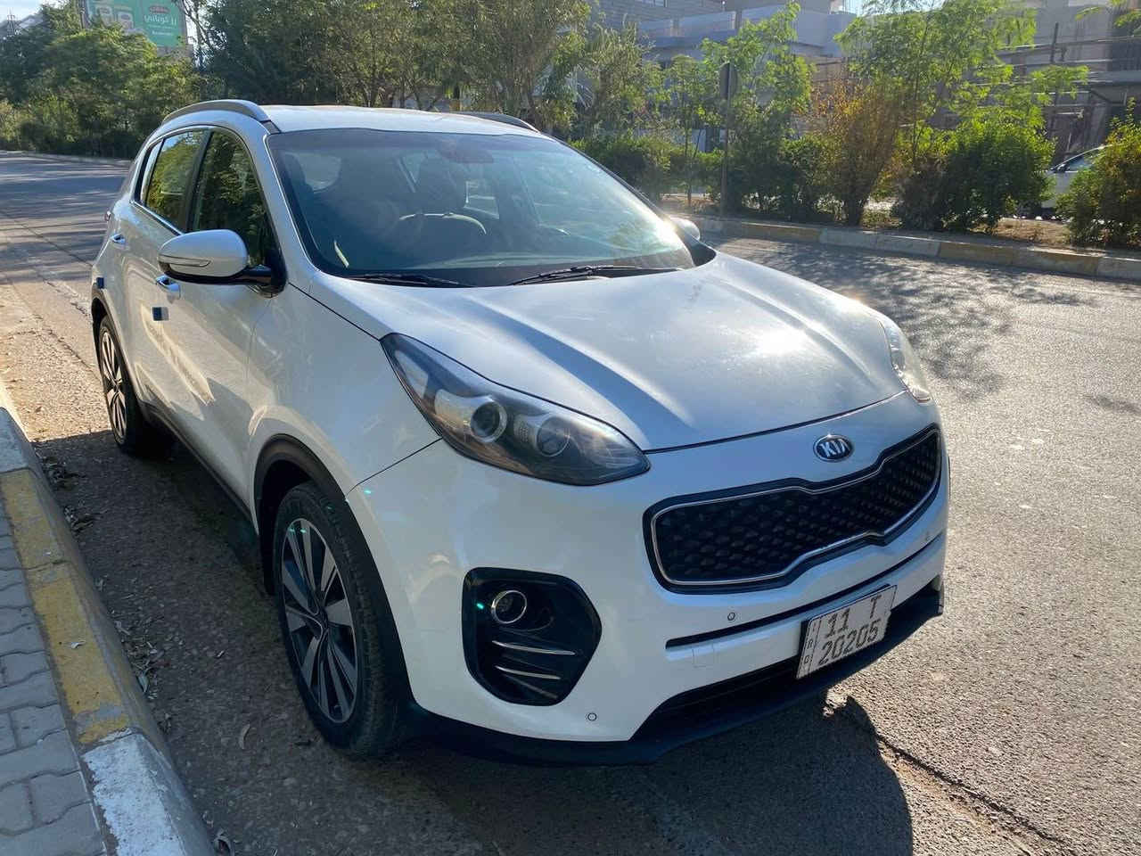 سلام عليكم للبيع  كيا سبورتج 2017 خليجي مكفول من الصبغ رقم بغداد ابـ اسمي  رقم مميز 
بصمة ابواب 
بصمة تشغيل 
حساسات اماميه 
حساسات خلفيه 
مري شفط 
ترحيب عند التقريب من السياره
جنطه كهربائي 
كامره خلفيه 
ثلاث انظمه قيادة سبورت ايكو عادي
أشاير بل مري 
ويلكب حجم 19
محرك 2000 دوش
تحكمات ستيرن جهتين 
تبريد قطعتين امامي خلفي
تبريد ❄️ وتدفئة ☀️ 
سنويه وهزه جديد لحد 2030 السونار موجود 
مكاني - ديالى- بعقوبة 
السعر 180  وبيه مجال 
الاستفسار ‭٠٧٧٢ ١٧١ ٢٣٩٥‬ بعقوبة, ديالى
