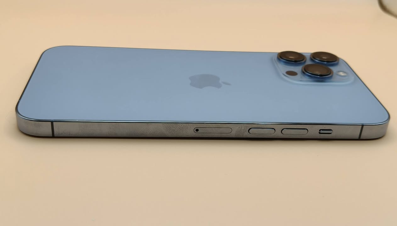 ايفون 13 برو ماكس
256
بطارية 🔋 77
نظافة عالية جدا 
ما دخل تصليح 
ولا مبدل اي شي بي ولا بي عطل

مكاني بغداد  
سعر نهائي 620 الف غير قابل للتفاوض


**إذا كنت صاحب هذا الإعلان وتريد حذفه لأي سبب، رجاءا أرسل رسالة إلى الدعم الفني**