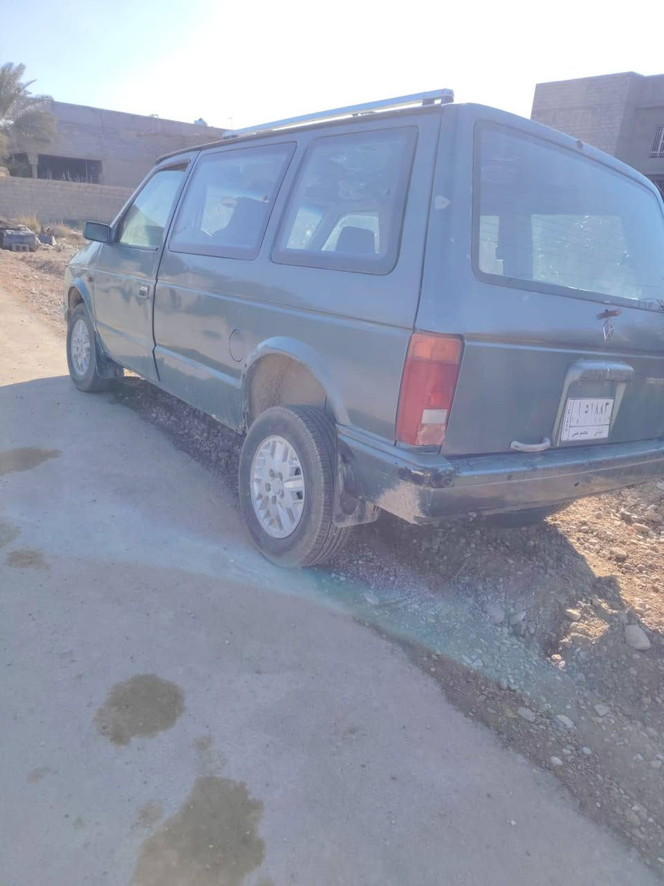 السلام عليكم سياره للبيع موديل 92 جير ومكينه جدد جير اوتوماتيك سنويه ساقطه بال 22 رقمي سعر 20 ***********
