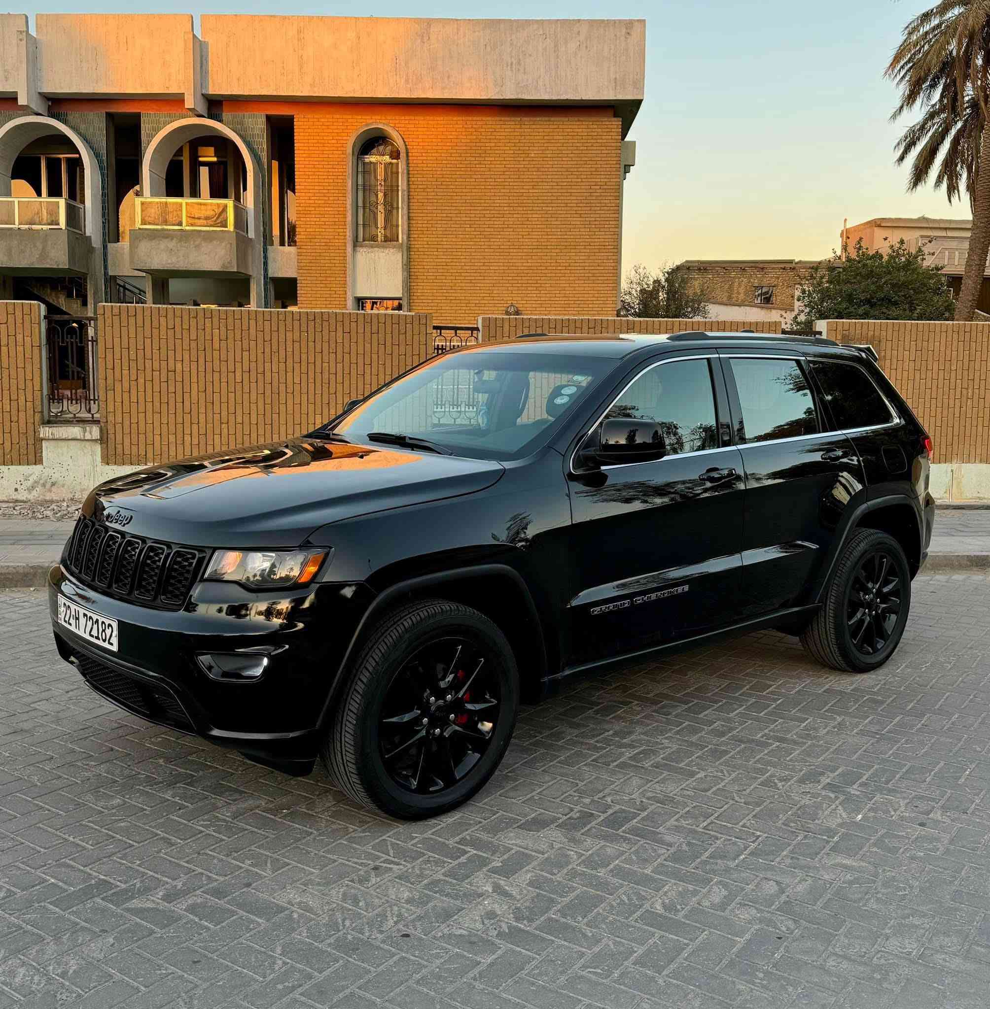 سلام عليكم العنوان بغداد حي الجامعة 

جيب لاريدو 2020 ماشية 72 ميل 
حادث خفيف صور ااحادث موجودة
جاملغ جانبي 

السيارة بالحقيقة بعد احلى ونظيفة 

للاستفسار على خاص 
او واتساب ***********
