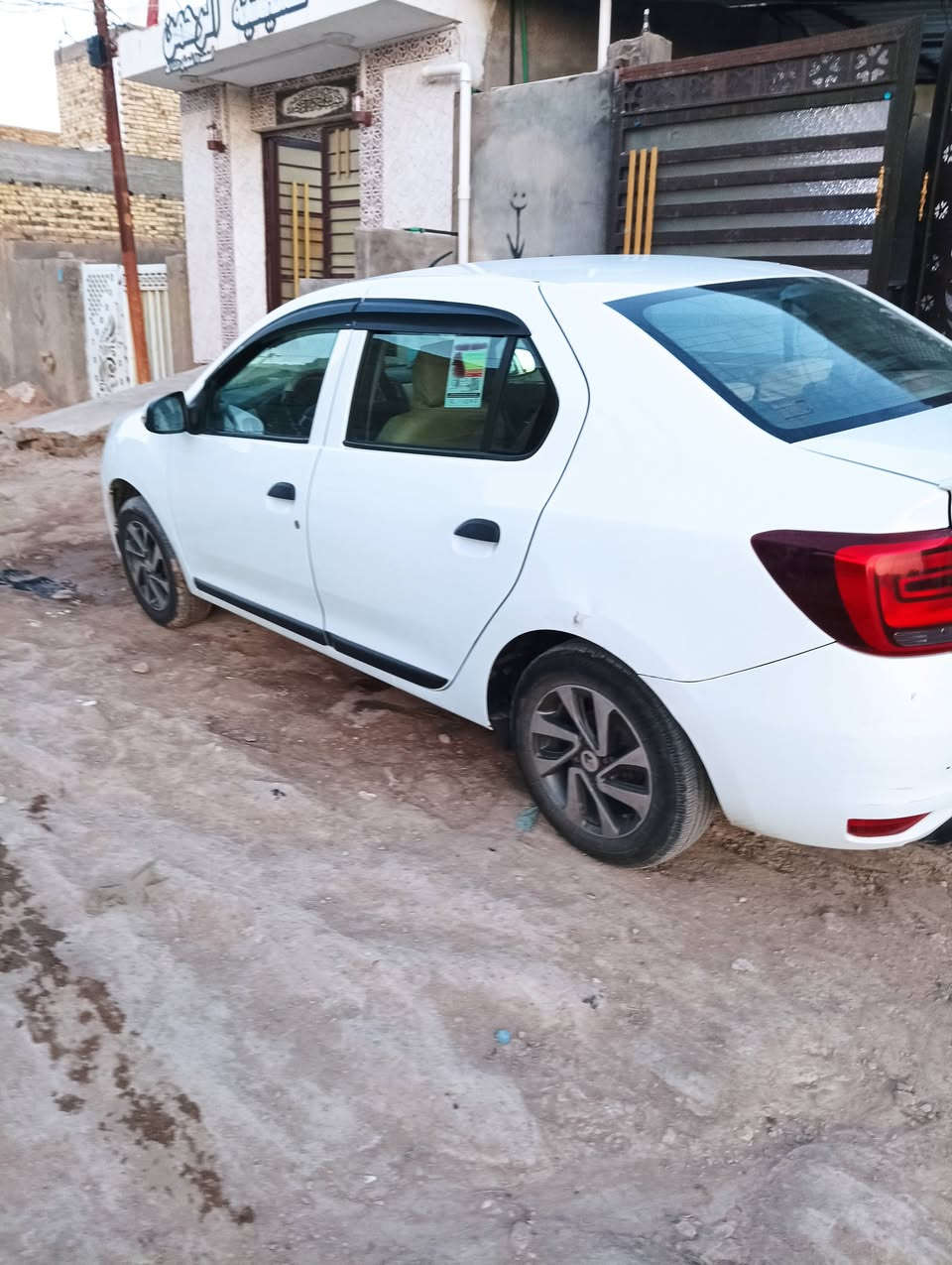 السلام عليكم من رخصة الادمن المحترم رينو سيمبول موديل 2019 للبيع حرة رقم بغداد بيها حادث ومعمرة قطعتين تبديل جاملغ وباب مال حاوية جهة الصدر والدعامية الأمامية هم حاوية وبيها طخات بالجاملغات الخلفية وشخوط بالباب الخلفي هم جهة الصدر والايرباكات طاكة جهة السائق والصدر ماشية 145 الف شاشة كامرة ويل كب والغرفة نظافتها 90٪ السعر المطلوب ٦٥ وبيها مجال


**إذا كنت صاحب هذا الإعلان وتريد حذفه لأي سبب، رجاءا أرسل رسالة إلى الدعم الفني**