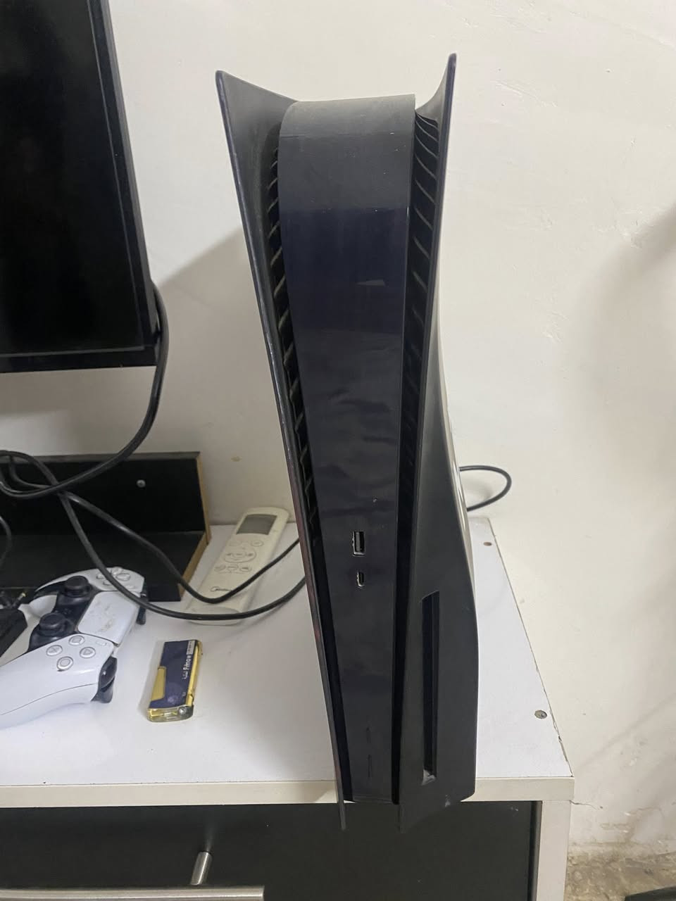 السلام عليكم ps5 للبيع ياباني جوستكات عدد ٢ اصليات شاحنة جوستكات ويا فيفا ٢٦ far cry 6 
العنوان شعب حي البساتين السعر ٧٠٠ 
***********
