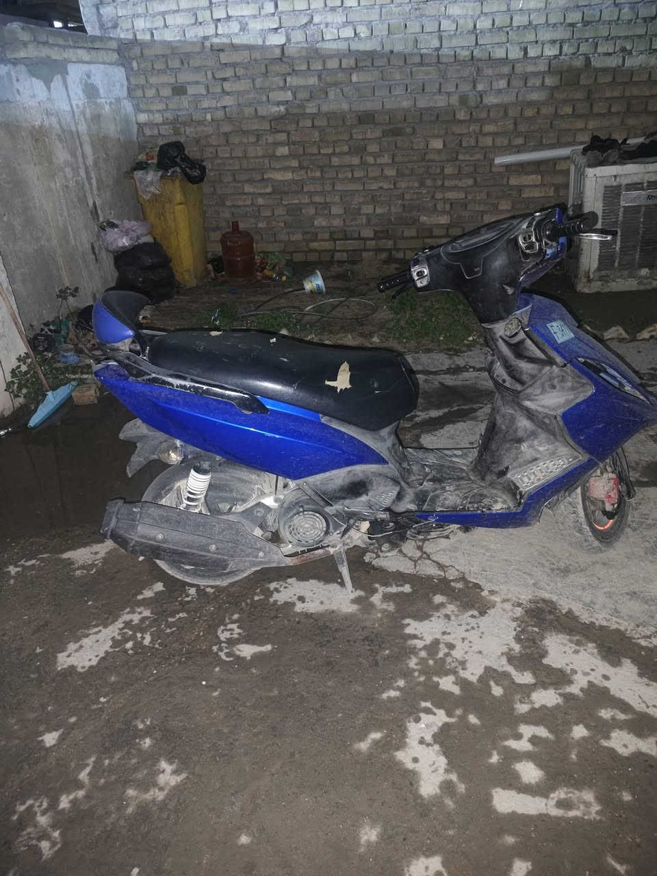 سلام عليكم GTR للبيع كامله كلشي شغال بيه ب٥٥٠ مكاني بلديات 
7747869304
