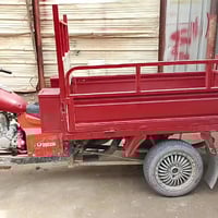 ستوتة • توك توك • رقم أبيض