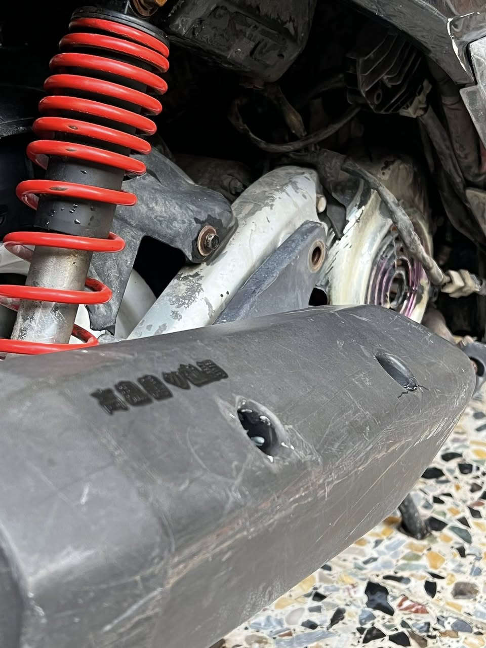 سلام عليكم دراجه سكنس فحل نوزل مكينه بلاديه نقص بس مازده وكفر امامي وترايش بيه فراك مال بريك اشاير حمر بك لايت برتقالي صالنصه مال طلاعات ام لحساس كهربيات كله شغاله لسعر 500وبيه مجال مكان بل شعب رقم ‭٠٧٧١ ٩٣٨ ٢٥١٧‬🙋‍♂️
