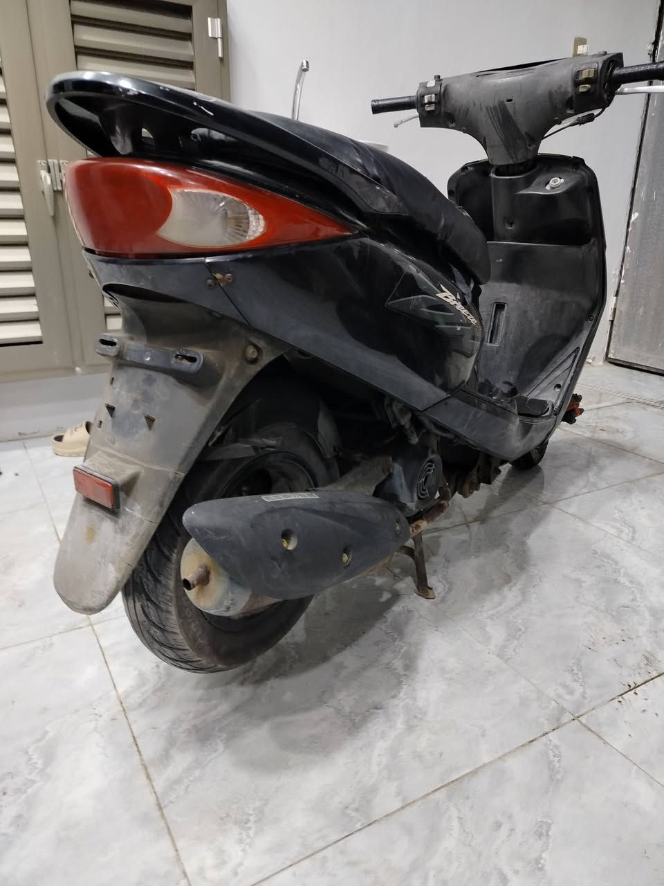 سلام عليكم دراجة بريز لايت جوة الدراجة مال رمبة صالهة (11)يوم من نازل وماشية (14)ألف ومكفولة كفالة عامة وبرغي تجاري مابيهة  السعر (900)وبيهة مجال الرقم  (***********)ومن تجي جيب فيتر وياك العنوان الشعب
