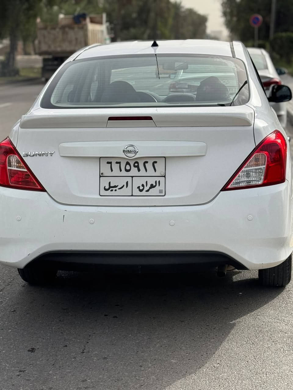 للبيع نيسان سني هندي موديل 2021، رقم أربيل، لون أبيض، ماشية 100 ألف كم. السيارة نظيفة جداً وجاهزة من كل شيء، سليمة من الحوادث والصبغ، والمحرك والگير والشاصي بحالة ممتازة، والتبريد ثلج ما شاء الله. جميع الأمور الفنية ممتازة ولا تحتاج أي مصروف. الملاحظة الوحيدة وجود خدوش خفيفة في الباب. السيارة للجادين فقط، والله يبارك لصاحب النصيب. 

السعر 105 ورقة وبيها مجال قليل جداً 

للاتصال ***********
