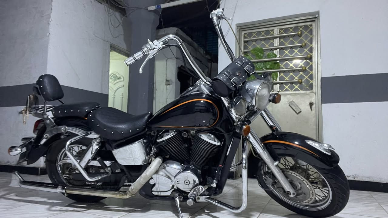 سلام عليكم اخوان
هونداي شادو محرك 400 Cc  
محرك وكهربائيات مكفوله 
تخم تاير جديد 
ادامه سويتله قبل 10 ايام بلكات وفلتر شوته جديد 
تزويد ستيرن جيكانو اصلي من وفي الاسكندر 
صالنصات جيكانو اصليات 
دوشمه جديده 
الدراجه مدفوع كمركه وكامله حته رقم بيه بس تروح تدفع رسوم الرقم
نواقصه يده سكليتر وجوزه مال مروحه حماوه وبلاجكتورات 
اخوان السعر خاص ماعندك رصيد رمشلي واني اتصل  عليك وتامر امر 
***********
بابل الاسكندريه
