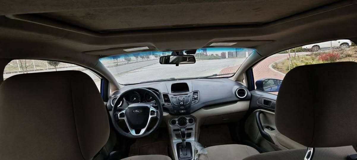 Ford festa 2019
بەشەرتی گێڕو مەکینە
٣ پارچە بۆیاخی هەیە
*********** سلێمانی
