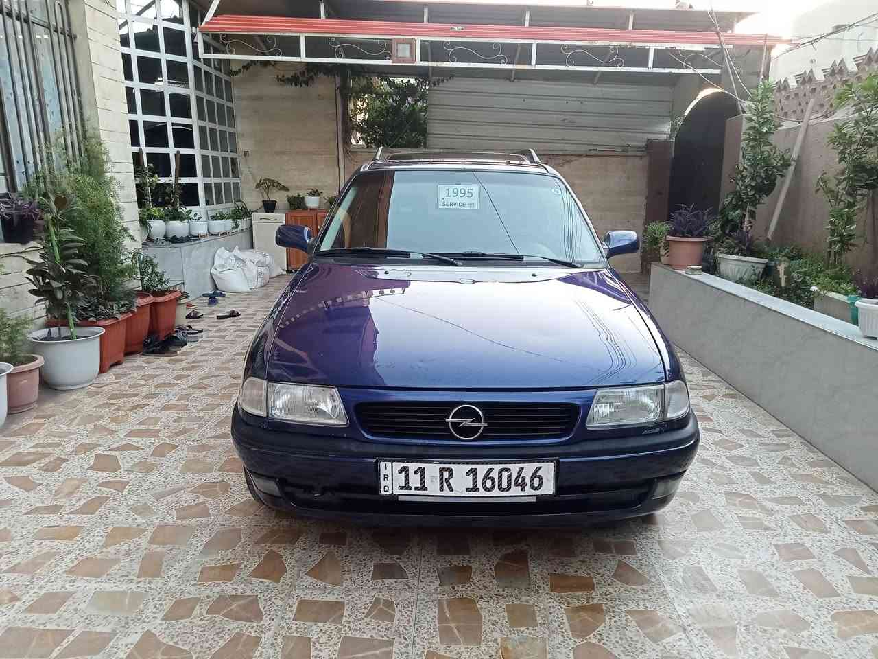 استره للبيع وارد ياباني محرك 2000 تبريد بلادي شغال موديل 95 رقم بغداد جديد سنويه جديده دوير او دوسات بلادي صبغ جاملاغات الخلفي ولسقف رش مكاني موصل حي عدن *********** كورك ***********
