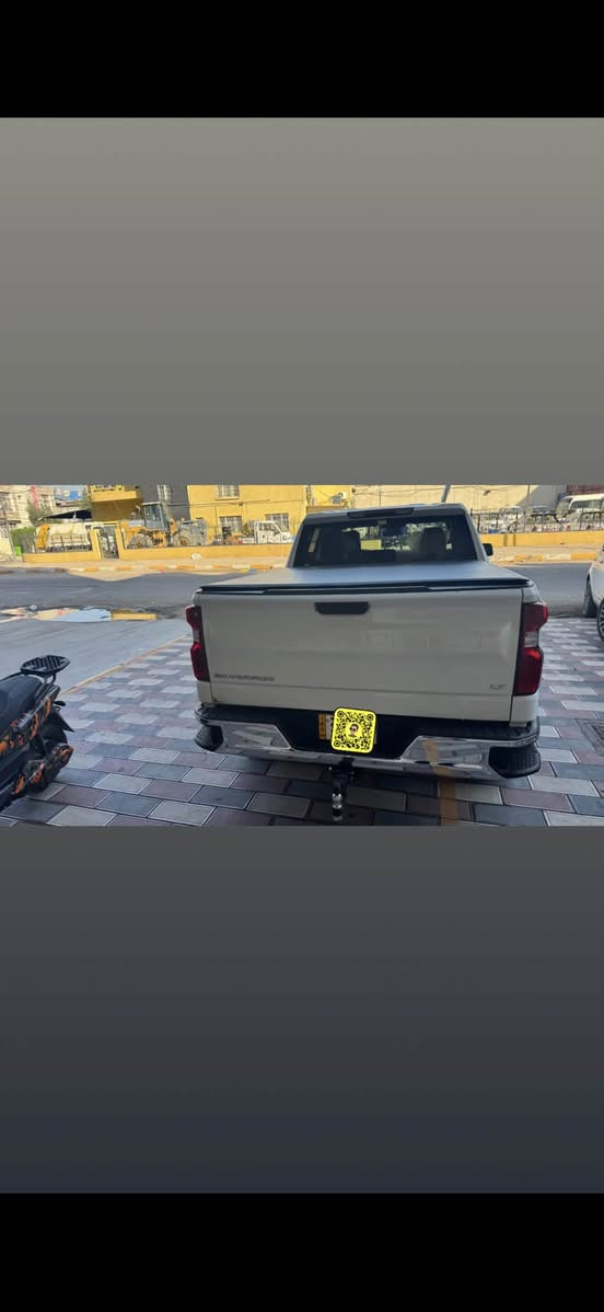 السلام عليكم 
شوفرلية سلفرادو فئه LT
مغلفه ppf حماية
‎ وارد امريكي
 بدون حادث كلين تايتل فقط رصعه بالبنيد صغيره كلش 
2023 موديل 
4 سلندر توين تيربو 
ماشيه 78 الف كيلو متر
لون ابيض 
رقم اربيل تحويل ثاني يوم 
محرك وكير وصدر كفاله 
السياره بعدها بمعنى الكلمه جديده
شاشه طويله
عداد ديجتال 
وضعيات قياده5
تدفئه كشنات وتدفئة ستيرن
كرسي كهرباء 
مثبت سرعه 
كير تعليك 
4x4
تبريد ثلج 
والسياره جديده بدون ملاحظات 
السعر 32 الف دولار وبيها مجال للطيبين 
او مراوس مع لاندكروز 
مكان السياره بغداد
للاستفسار 
***********

