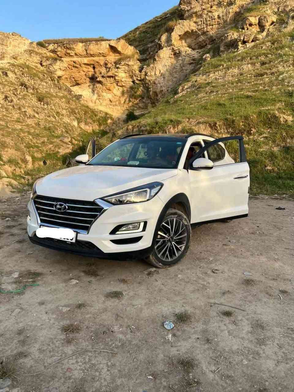 🛑توسان 2019 فول موصفات🛑كوري اصلي شركة القاصد
🛑رقم بغداد مشروع وطني الجديد سنوية جديدة
🚘((ضرر السياره. صفحه سايق بيها مكانات صبغ شرط بدون شواصي ولغود بدون ايربك. سعرها مناسب نسبته الى سيارات المكفوله )) تفاصيل السياره

🛑بصمة تشغيل ابواب وصندوك بصمة 

🛑بانورما.

🛑شاشة كبيرة.

🛑عداد المشي 177km حقيقي🔥

🛑كاميره خلفية دوارة.

🛑حساسات امامية خلفية

🛑كشن  جلد بقلاوة عسلي داخل عسلي واسود.

🛑تحكمات ستيرن 4 جهات فول.

🛑ثلاث وضعيات قيادة (ايكو-سبورت-سمارت).

🛑مثبت سرعة ذكي ( التحذير عند مغادرة المسار ).

🛑محرك 2000 دوش

 🛑ويل كب 19 مميز (5)

🛑مري شفط

🛑المراية الجانبية كهرباء.

🛑اضواء ترحيب عند الاقتراب.

🛑لايت زينون  بك لايت ليد متصل وسكنات لد.

🛑كير اوتماتيك وعادي.

🛑مانع انزلاق نظام التركشن.

🛑تبريد شاشة دبل فريز  منفصل ثلج+ داخل جكمجه

🛑يدات نيكل.

🛑بك لايت ليد.

🛑تبريد قطعتين

🛑كشنين الاماميات كهرباء.

🛑شحن وايرليس

🛑تدعم نظام الابل كار بلي والاندرويد  بدون كيبل 

🛑يربط التلفون واير ليس و GPS  

🛑السيارة بعد بيها هواي مواصفات.

🛑هندبريك بل رجل

🛑اشاير بلمراية.

🛑السيارة جديدة وجاهزة بدون مصرف

🛑مكان السيارة الموصل

🛑الشراي يتصل على الارقام
***********
***********
🔥يرهم بيع اومراوس🔥
