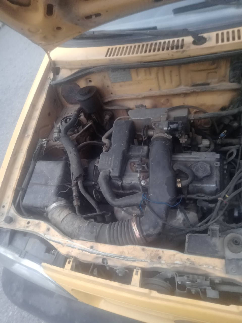 السلام عليكم سايبه 2009 الضرر هذا الجاملغ الخلفي كابون بانزين بس متوقف شرعيه بل موصل تحويل وبيها نقوصات خفيفه 10مقدمه وبشهر 2 هذا رقمي ***********
