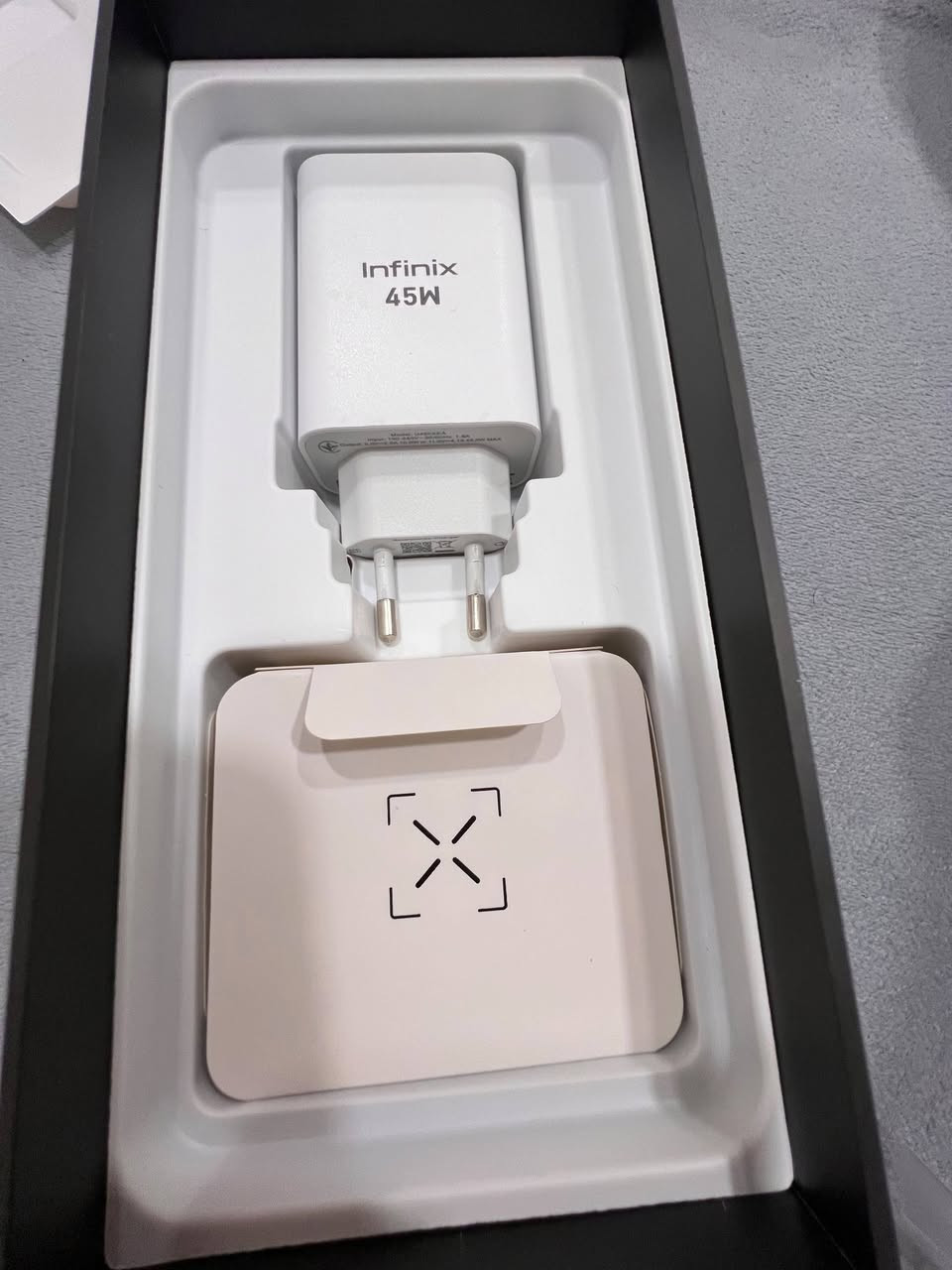 انفنكس GT30pro
جديد سبوع صارله من نفتح من الكارتون كامل ملحقات
المكان البصرة ابو الخصيب الوسطي
السعر 400 و بي مجال للجيه 
التواصل واتساب و شريحه 
***********
