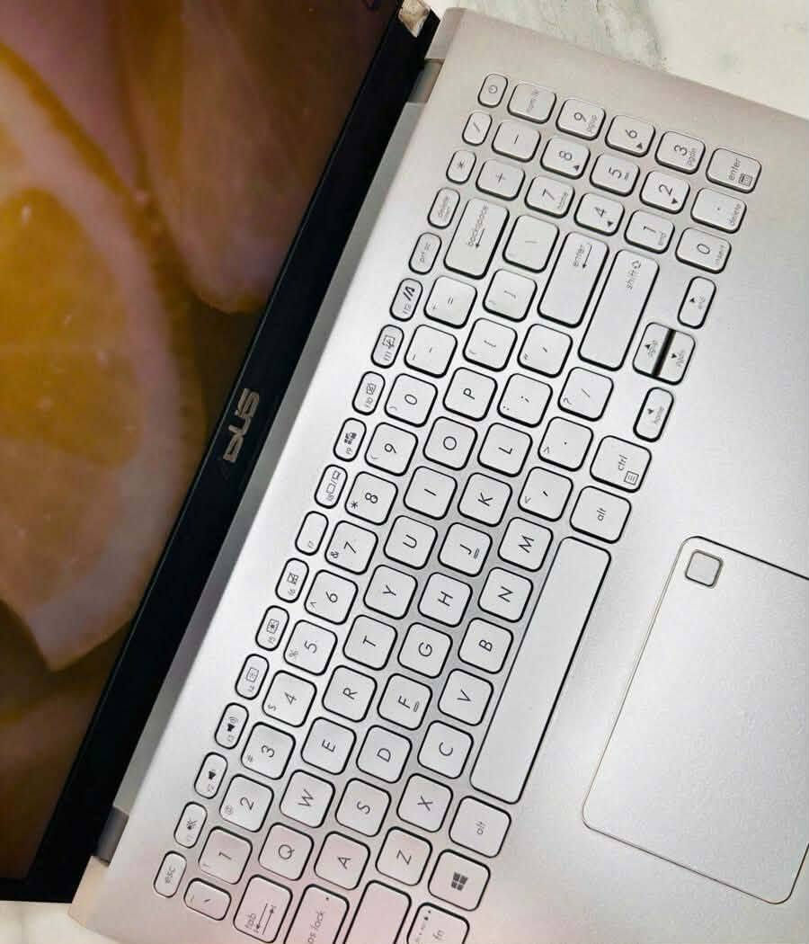 🔥 عرض نـار من LMS marketing لأهل الأردن! 🔥
اسوس فيفو بوك بسعر التحدي 💥💻 جهاز قوي ومناسب لدعم طلاب الهندسة والاستخدامات الاحترافية!

💰 السعر: 300 دينار فقط 😱

💻 المواصفات: 
✅ الجهاز: Asus VivoBook
✅ المعالج: Intel Core i7 الجيل العاشر
✅ التخزين: 512GB SSD سريع جداً (ضعف السرعة العادية)
✅ الرام: 8GB قابل للزيادة
✅ كرت شاشة: 
Intel Graphics 
 NVIDIA mx 330 (2GB)

✅ مناسب للأعمال الهندسية والتصميم والمونتاج والألعاب
✅ بطارية ممتازة ليثيوم قوية
✅ تبريد قوي وتشغيل ثابت
✅ تصميم أنيق وكلاس

🎁 مع الجهاز: بكج هدايا (قطعتين) 🎁

🛡️ كفالة 6 أشهر ضد العيوب المصنعية
🚚 توصيل لجميع أنحاء المملكة متوفر

#LMS_marketing


**إذا كنت صاحب هذا الإعلان وتريد حذفه لأي سبب، رجاءا أرسل رسالة إلى الدعم الفني**