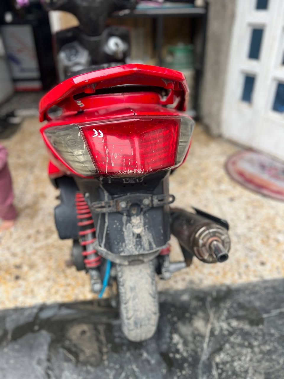 السلام عليكم سكنس فحل كوري 
مكينه كهربائيات  مكفوالات 
تايرات جدد 
بوشه 59
كلجات امامي خلفي رياضي 
سلف رياضي سبع الوان 
نقصها قبغ كلج  
غراضها كلها اصلي  
السعر 700وبيها مجال 
العنوان الشعب 
***********
الدراجه نضيفه
