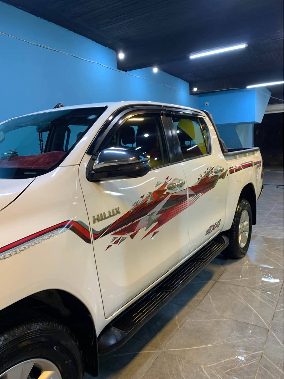 تویوتا هایلوکس 2020 لۆک بێ بۆیاغ هیچ هیچی نیە چوار تایەی لۆکی لەژێرە تەحویل و بەناو کردن بەشەرتە تەن 120km ڕۆیشتوە گێڕ اوتماتيكة  گێڕ و مەکینە بەشەرت بەنزینە   ***********
*********** رانية, السليمانية
