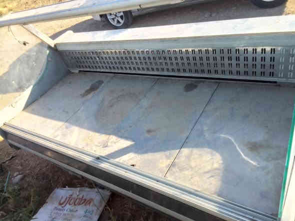 السلام عليكم ويجد براد كيك يرهم مال لبلبي كامل مكمل حته بي حوض طباخ وجدر يرهم كلشي الستفسار عل رقم ***********
