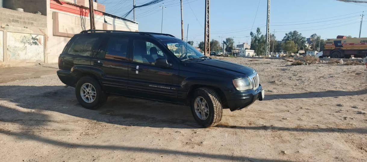 سياره جيب شروكي 2004
رقم نينوى بسمي شرط تحويل 
لوكير بيه يعني تحول من دفع خلفي اله رباعي 4x4
تايايت جديده 
بيه نضام ايرباك دشبول وستيرن 
بيه شاشه تحكم بل عقل وتبين بيه اعطال السياره وتحذير 
تحكم امريات كهرب 
مكينه وكير شرط 
حادثه شضايه مال تحرير بس مصلحات 
صبغ شركه بيها مكانات صبغ تلقيطات وبيها كاربون بانزين
مكاني موصل ايمن
وبيه بعد موصفات 
حلوه سعرها 58 ورقه 
***********
