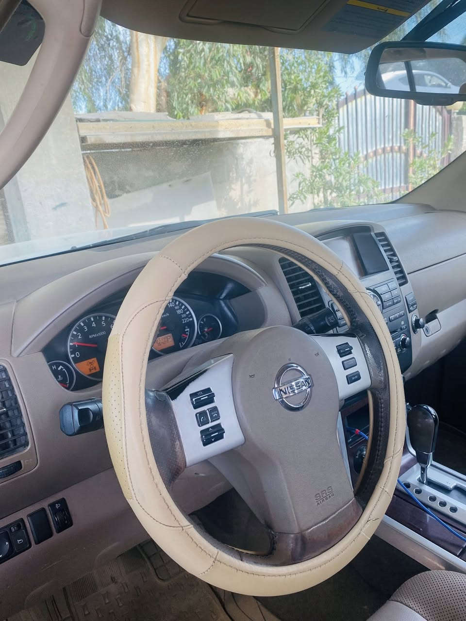السلام عليكم 
نيسان بافندر 2009 خليجي LE فول مواصفات مكفوله ما عدى باب واحد بي نص صبغ مو كامل والباقي كفاله 
حداديه جديده 
السياره باسمي استوني اشتريتها وداورتها بس عندي ضرف خاص واريد ابيع مكاني نجف ***********
