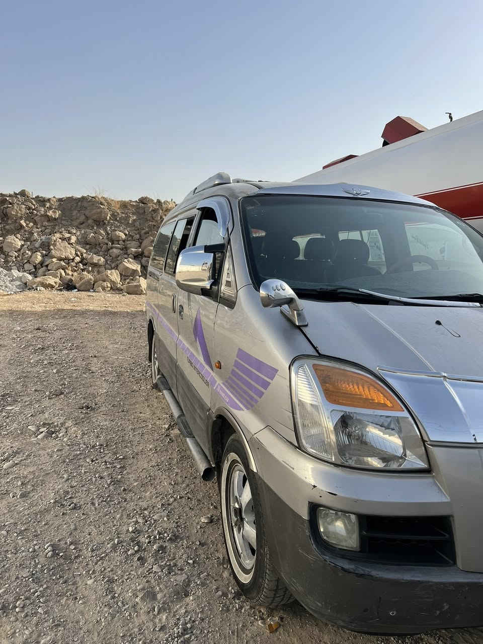 سلام عليكم اخوان ستاريك2007 بابل مشروع وطني سنويه جديدة و رقم انكليزي مصفره كامل بأسمى تحويل ثاني يوم 
سياره جاهزه مناقصه كهربايات شغاله محرك بيلادى تايرات جديد حصه كاز وياها سياره جاهز كامل الحمدلله 
***********واتساب و مسنجر اجاوب تدللون
