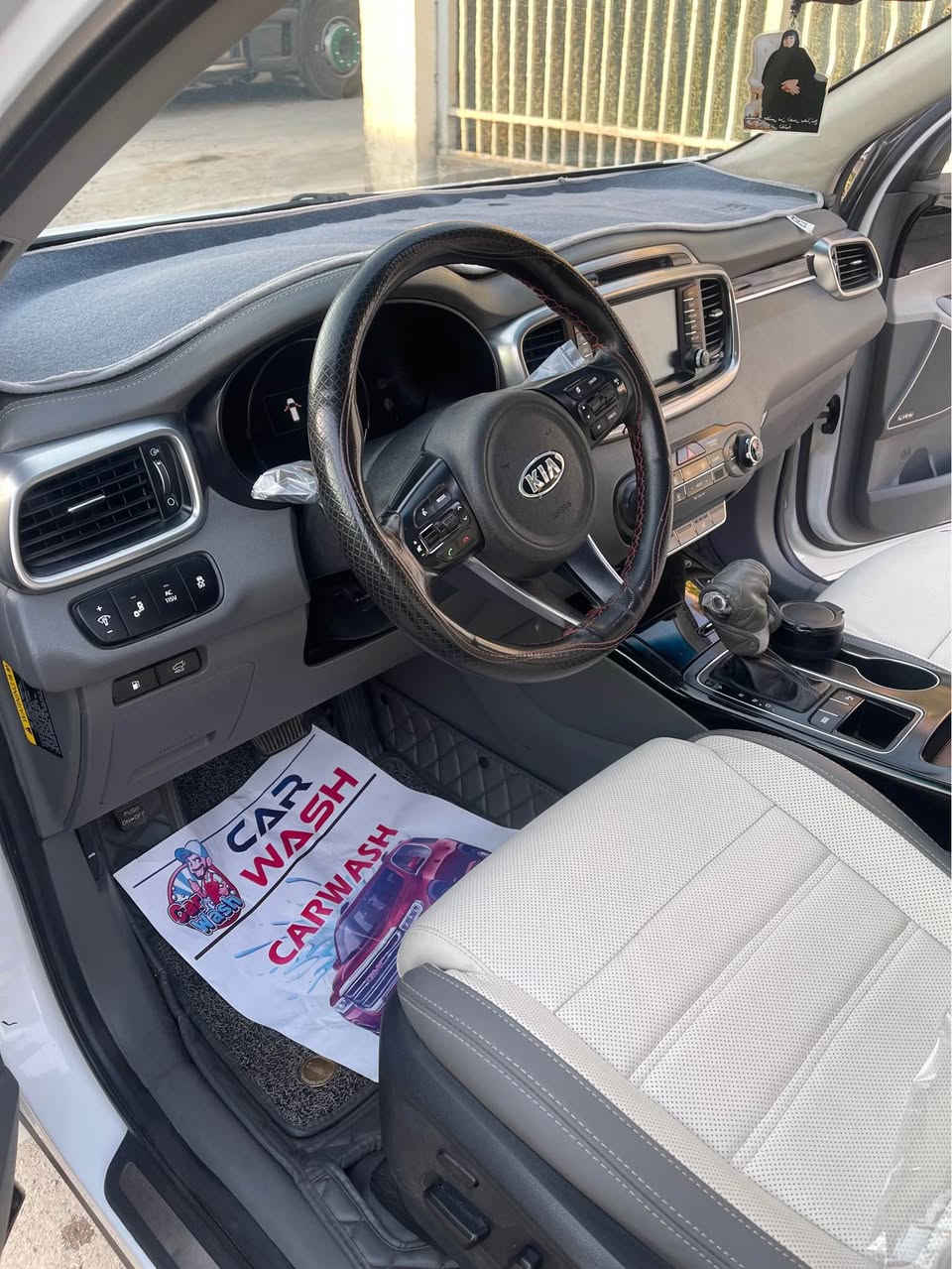 السلام عليكم سورنتو للبيع موديل 17  فئه  sx v6وارد امريكي مواصفات محرك 6سلندر 3قطع تبريد 7راكب بانراما طقتين  كراسي تدفئه كهرباء نقط عمياء بصمة مري قلاب في البگ  رادار خلفي حساسات خلفيه كامره دواره ويل 19 كاشنات جلد وبعد بيها مواصفات هواي السعر على الخاص هـ *********** بغداد, العراق
