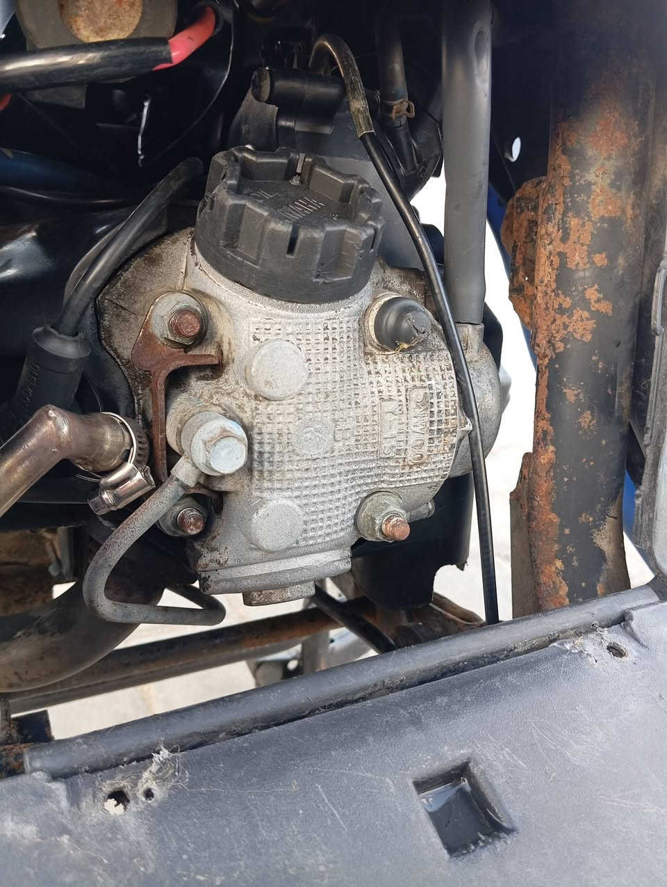 السلام عليكم دراجه للبيع فراشه مكينه جديده كهربائياته كلها شغاله دكه هندر نقصه بس باتري دراجه جديده مثل ما واضح بتصوير مكينه ما مفتوحه مكينه ناعمه مكان بصره قبله حي الجامعه السعر500رقم الهاتف ***********
