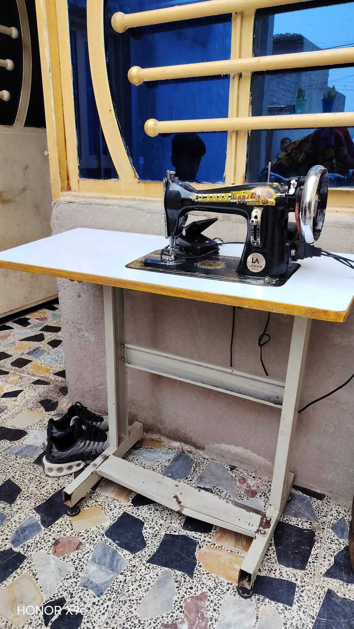 مكينه خياطه نضيفه البيع 75 وبيه مجال مكاني بغداد الحميديه رقم ***********
