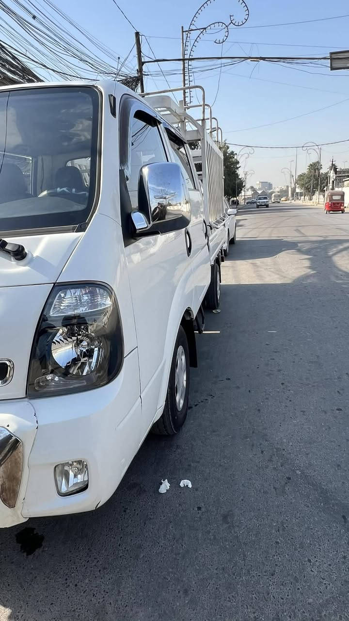 سلام عليكم خوان كيه دبل قماره موديل 2017 سياره مكفوله من الضربة والصبغ  على وضع الشركه تبريد ثلج  تخم تايرات كوري  +محجر  +دعاميه + دوشمه    بسمي تحويل مباشر  عنوان بغداد الامين رقم ***********
