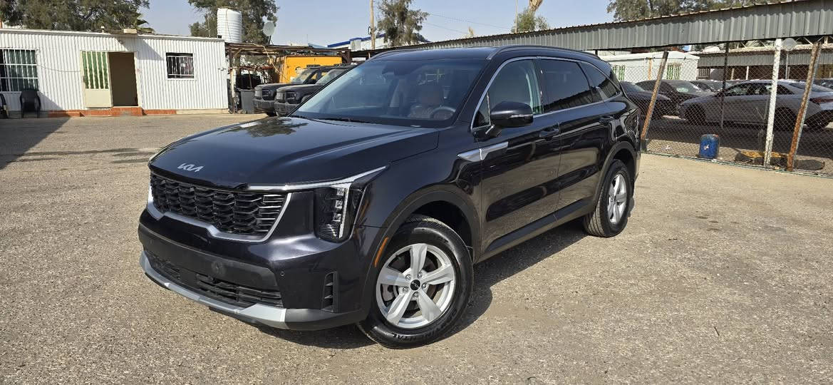 كيا سورنتو ٢٠٢٥ ماشيه ٣٠٠٠ بحالة الزيرو وارد كندي محرك ٢٥٠٠ تنفس طبيعي ٧راكب 4×4 بدون ضرر حادث رصعه بطرف البنيد موضحه بالصور السعر ٢٢٧ بمكانها بدون نقل وكمرك العنده كتاب شهداء سياره حلوه موجوده بالمنطقه الحره عمان السبت تنشحن الى العراق التواصل***********
