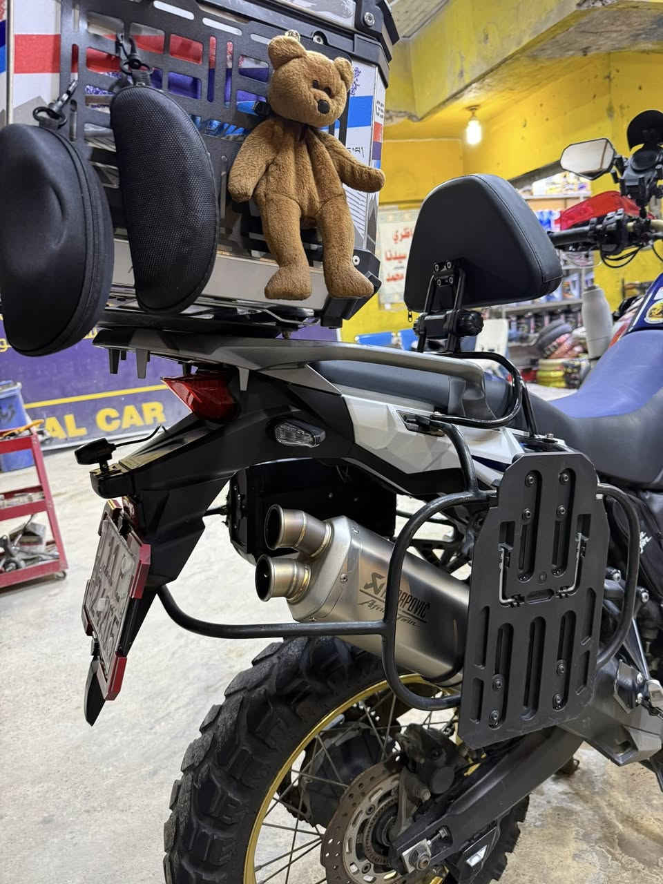 هوندا افريكا توين
Dct اوتماتيك

1000cc
ماشيه. 45 الف
الدراجة مزودة تزويد  ابلادي ممطروق
كل قطعة بلدراجة مزودة ابلادي شرط
سستم جنط كامل 
سستم بلوجكترات
شاشة
كامرات 
اكزوز افريكا توين اصلي
تجوة ضهر اصلي
تزويد ميخلص 
كاملة وبدون اي نقص
السعر 115 
لاستفسار  : ***********
