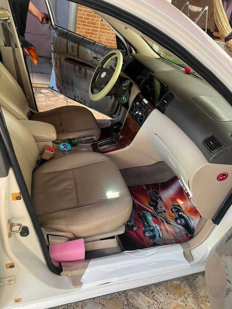 السلام عليكم من رخصة الادمن سيارة BYD 2011
مثل ما تشوفون بالصور خير من الله كير اوتاماتيك مكينه جديده برغي ما مفتوح بالمكينه بلاديه ميستيبوشي لانسر السيارة جاملغ امامي مبدل فقط صدر جديد أمامي وخلفي تخم تاير جديد رقم جديد
سنويه باسمي تحويل ثاني يوم السعر 63
*********** ما متواجد على النت
