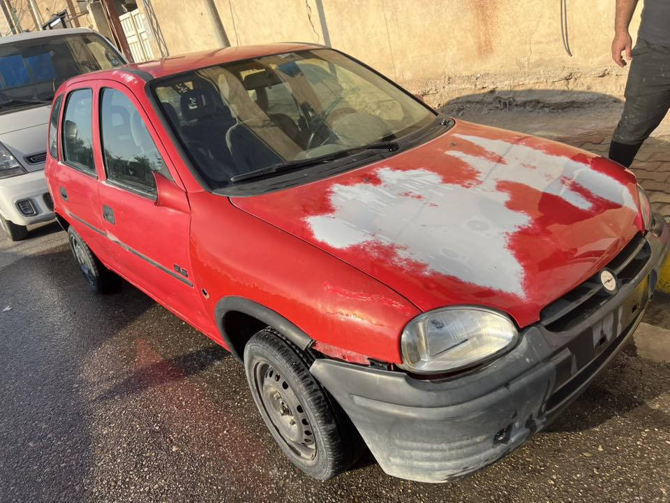 السلام عليكم 
اوبل فيتا ٩٦  بدون صبغ فقط جاملغ واحد
السياره يحتاجله اشويه ترتيبات 
رقم كربلاء مميز
السعر ٣٥ وبيه مجال قليل
موبايل ***********
