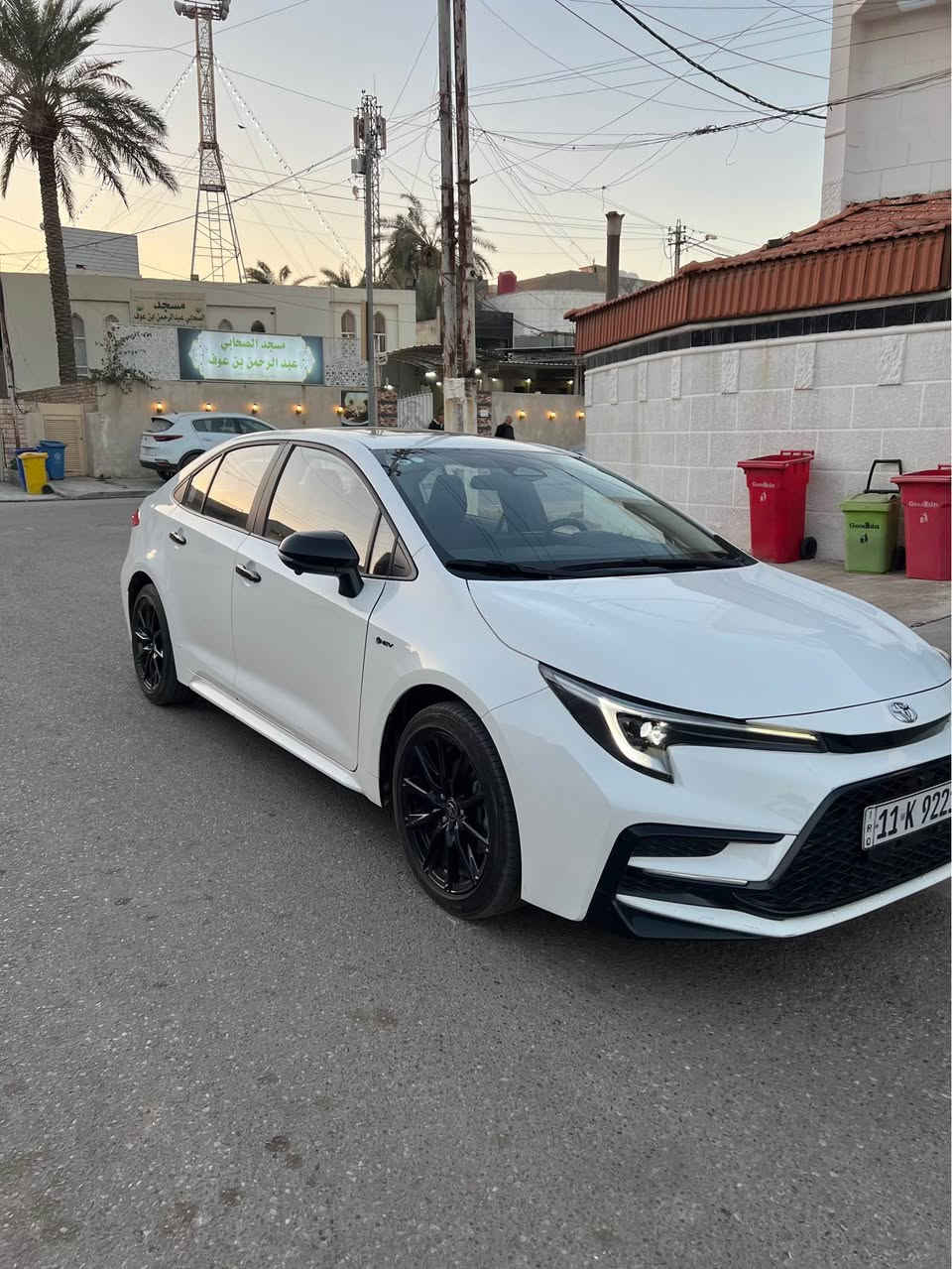 السلام عليكم 
كورلا s بلاك ادشن 2025 اعلى مواصفات
هايبرد كهرباء بانزين خليجيه 
ماشيه بس 10 الف كيلو
السياره مكفوله من كلشي
عدى بس طخه بجاملغ الخلفي كلش صغيره
كشنات كهرباء جلد
رادارات امامي خلفي جانبي
كامرات 360 درجه
رقمه بغداد 
مكانه بغداد حي العدل
رايده 168 وبيه مجال للشراي
رقمي للتواصل *********** بغداد, العراق
