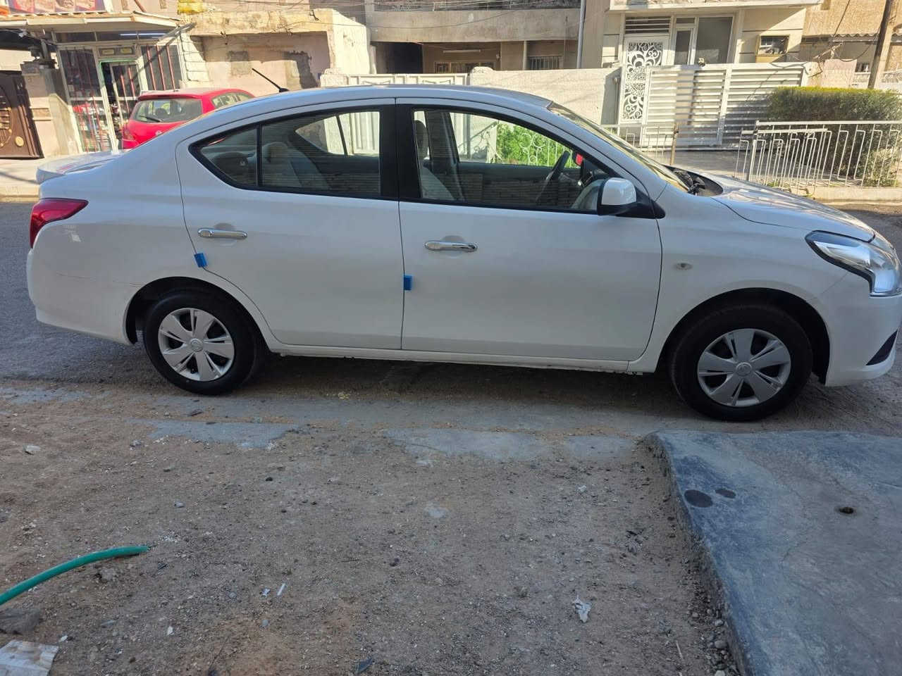 السلام عليكم نيسان سني هندي 2019 لون ابيض/ بيها تبديل جاملغ امامي او باب امامي جهت يمنى او باب خلفي بيها صبغ نصه / كير أوتوماتيك السياره جاهزه السعر 97 ورقه الاتصال *********** رقم اربيل
