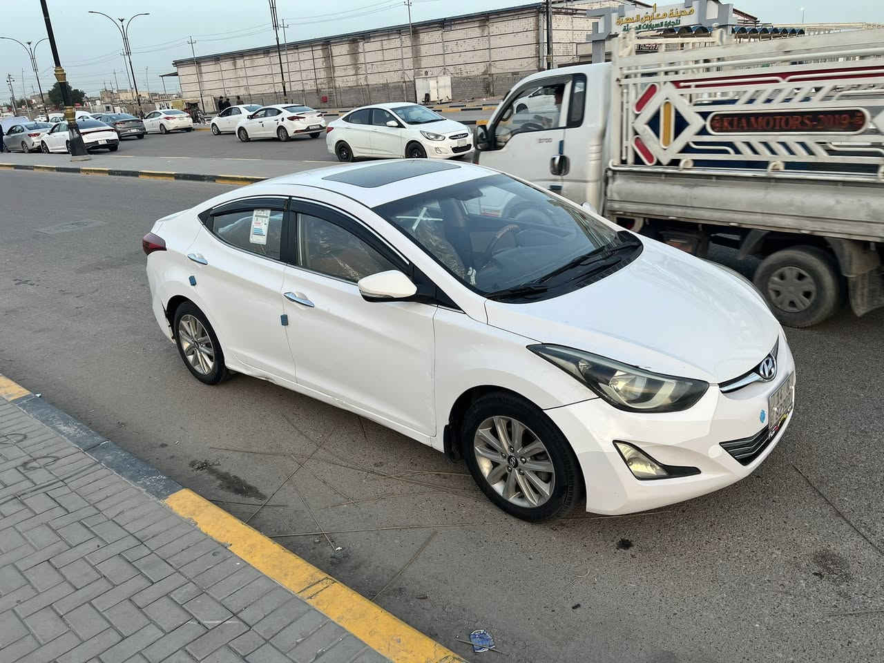 السلام عليكم
النترا ٢٠١٦ خليجي كفالة عامة بيها شوية بارد بطرف الباب يم الجاملغ الكدام مكينة بيها خيط تبخير خفيف ستوه بدة سيارة خير من الله تخم تايرات حدادية جديدة تبريد ثلج السيارة بأسمي السعر ١٢٥ و بيها مجال بسيط للشراي عنوان بصرة الرقم ***********
