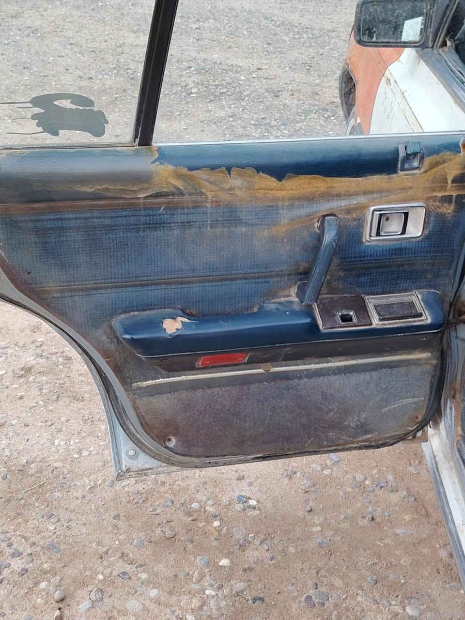 السلام عليكم
من رخصت الادمن
سوبر 82تكسي.للبيع ويرهم مراوس ابكم مسجل شرط الوكاله وتحويل
محرك وكير شرط صدر حيل زين قرفتهه مابيهه اي نقص  تواير نص عمر ولكشر جدام العين سعر 14وبيه مجال قليل
***********
