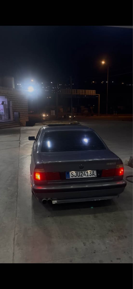 سه ياره كه بي ده عمه ته نها بو جواني  نيو به خ كراوه وه سلايت و كوشن جلد وه ته بريد له سه ر  سويج و مه نه فيست اسلي هه زه ي بو كرا وه  سه ياره جاهيزه
ره قه م ته له فون*********** اكر, نينوى
