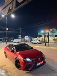 للبيع تويوتا كامريXSEموديل22 اللون احمر حجم المحرك 2.5 4سلندر السياره ...