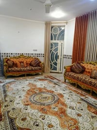 تخم ملكي • ١٠ مقاعد • نضيفه